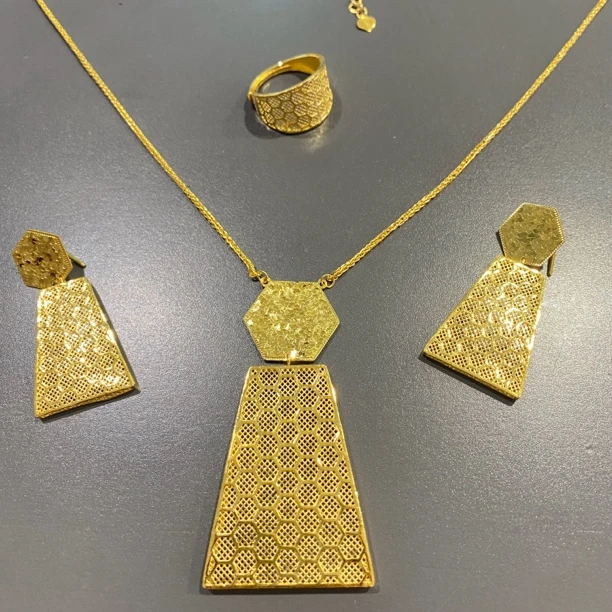 A播25.08g 足金999套链