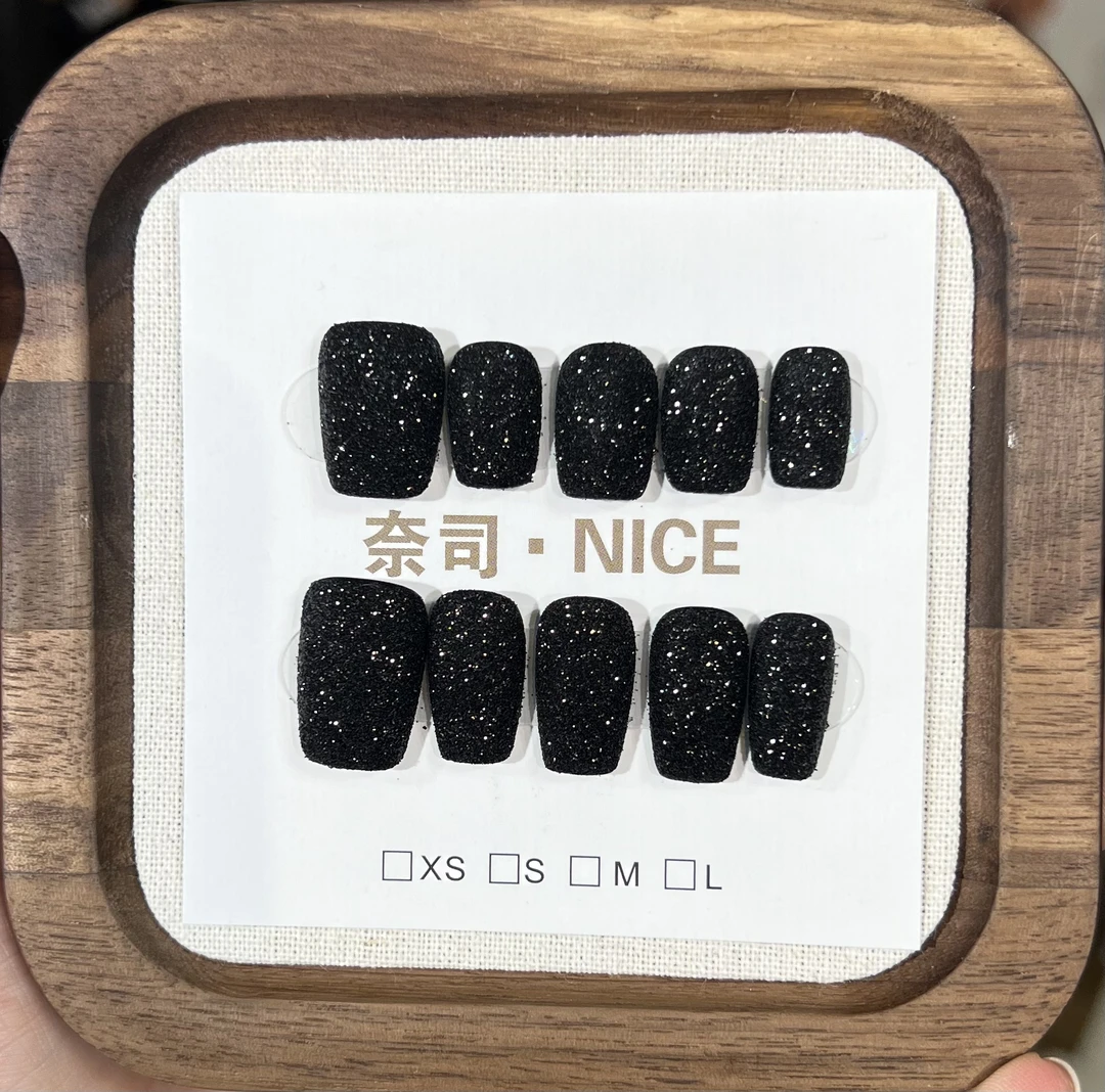 【星河滚烫】秋冬爆款手绘立体蝴蝶纯色显白显瘦穿戴甲流行氛围感