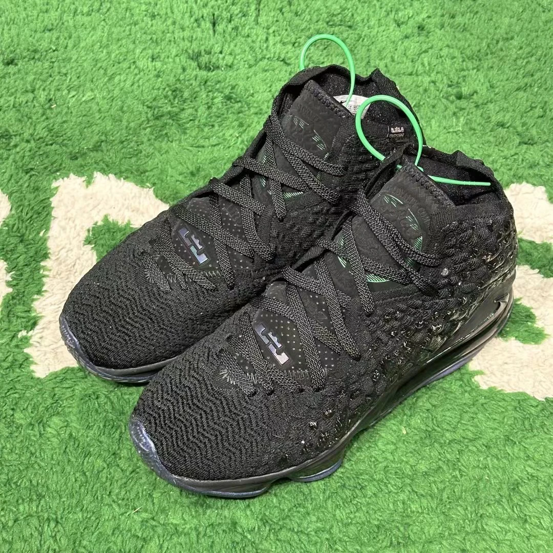 42码/ Nike 詹姆斯 17 黑武士 高帮篮球鞋 公价1249