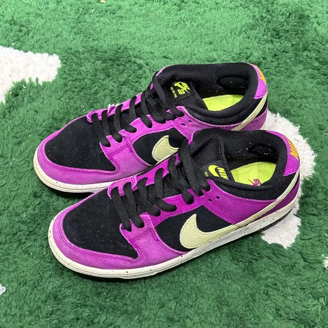 41码/ Nike Dunk SB 红梅 低帮板鞋 公价1519 1012