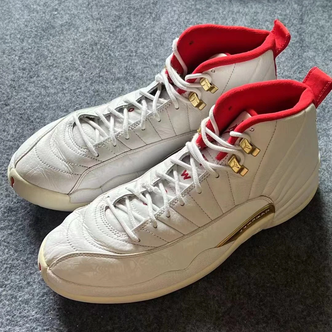 44码/AJ12白金 高帮篮球鞋 公价1799