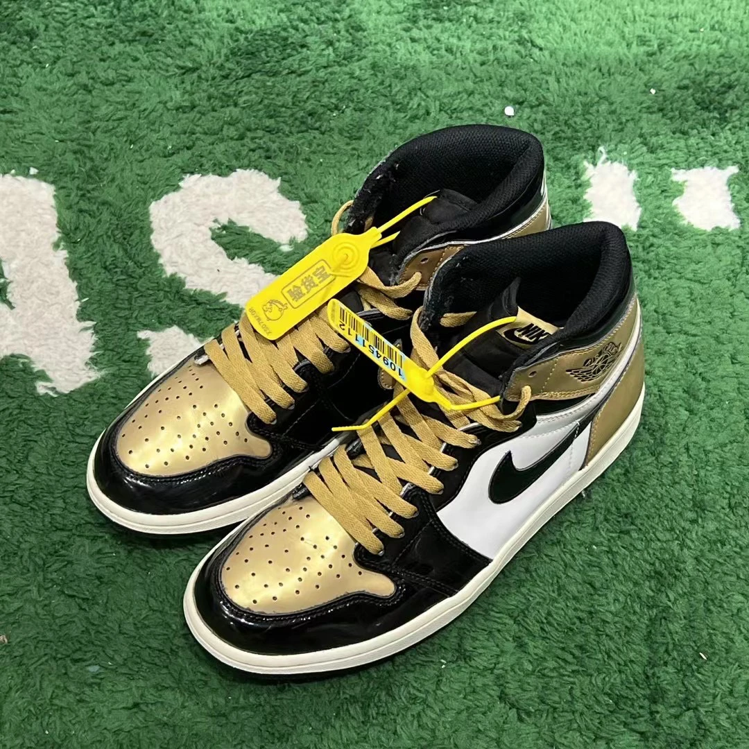 44码/ Air Jordan 1 黑金脚趾 高帮篮球鞋 公价2389 清