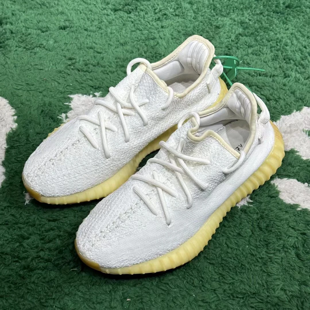 40.5码/ Adidas Yeezy 白冰激淋 低帮休闲鞋 公价1999