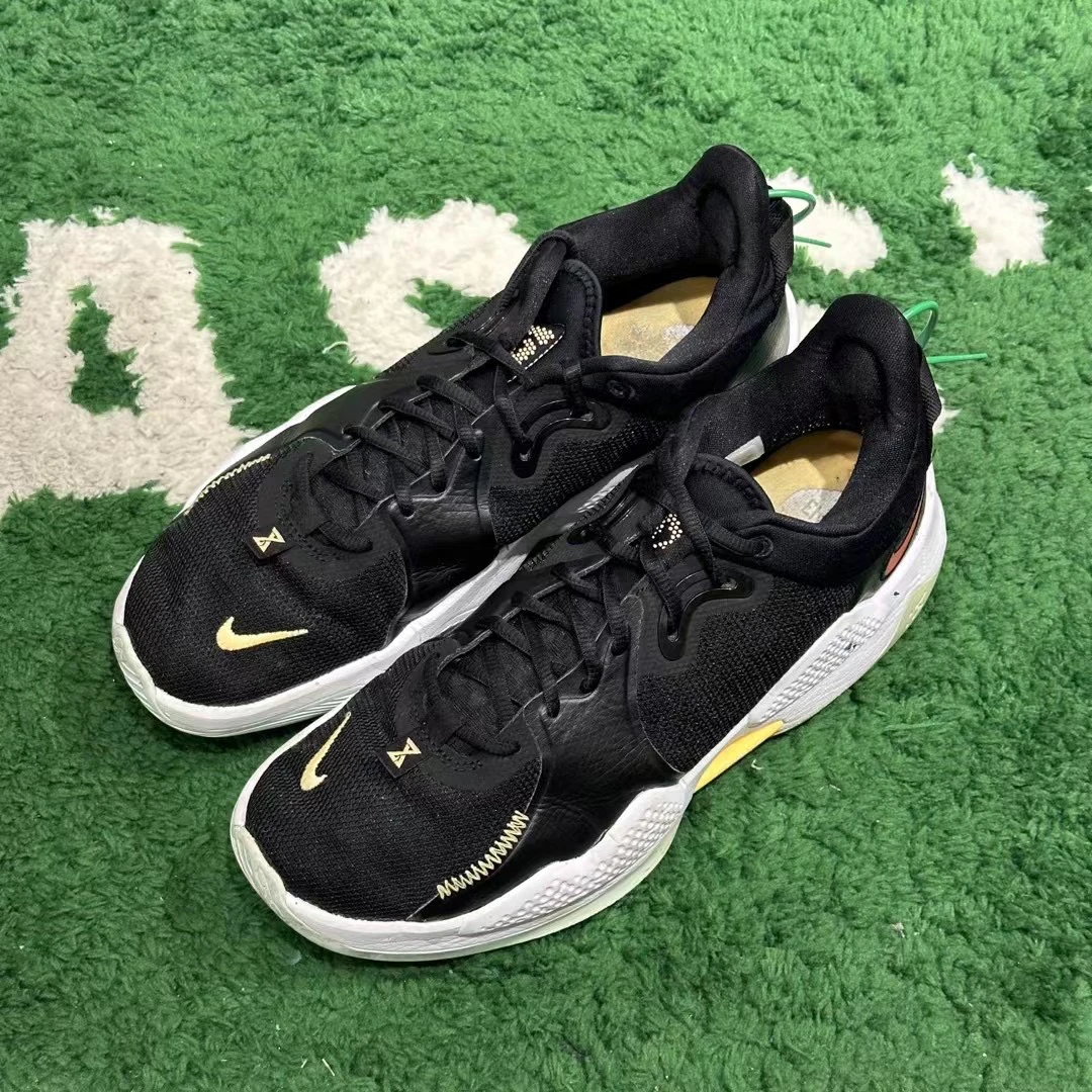 43码/ Nike PG 5 黑白 低帮篮球鞋 公价1299