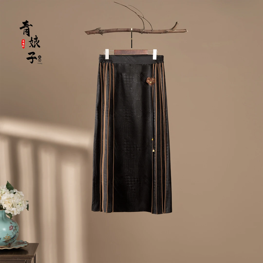 香云纱（山岚）提花缎新中式气质百搭时尚马面裙50206