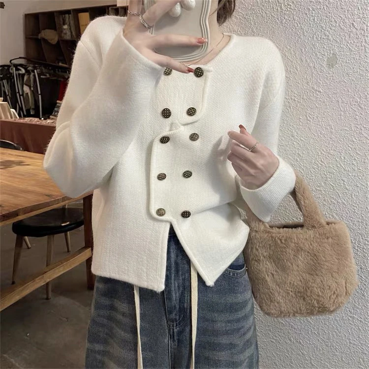 不规则双排扣短款毛衣外套女春秋设计感小众宽松白色针织开衫上衣