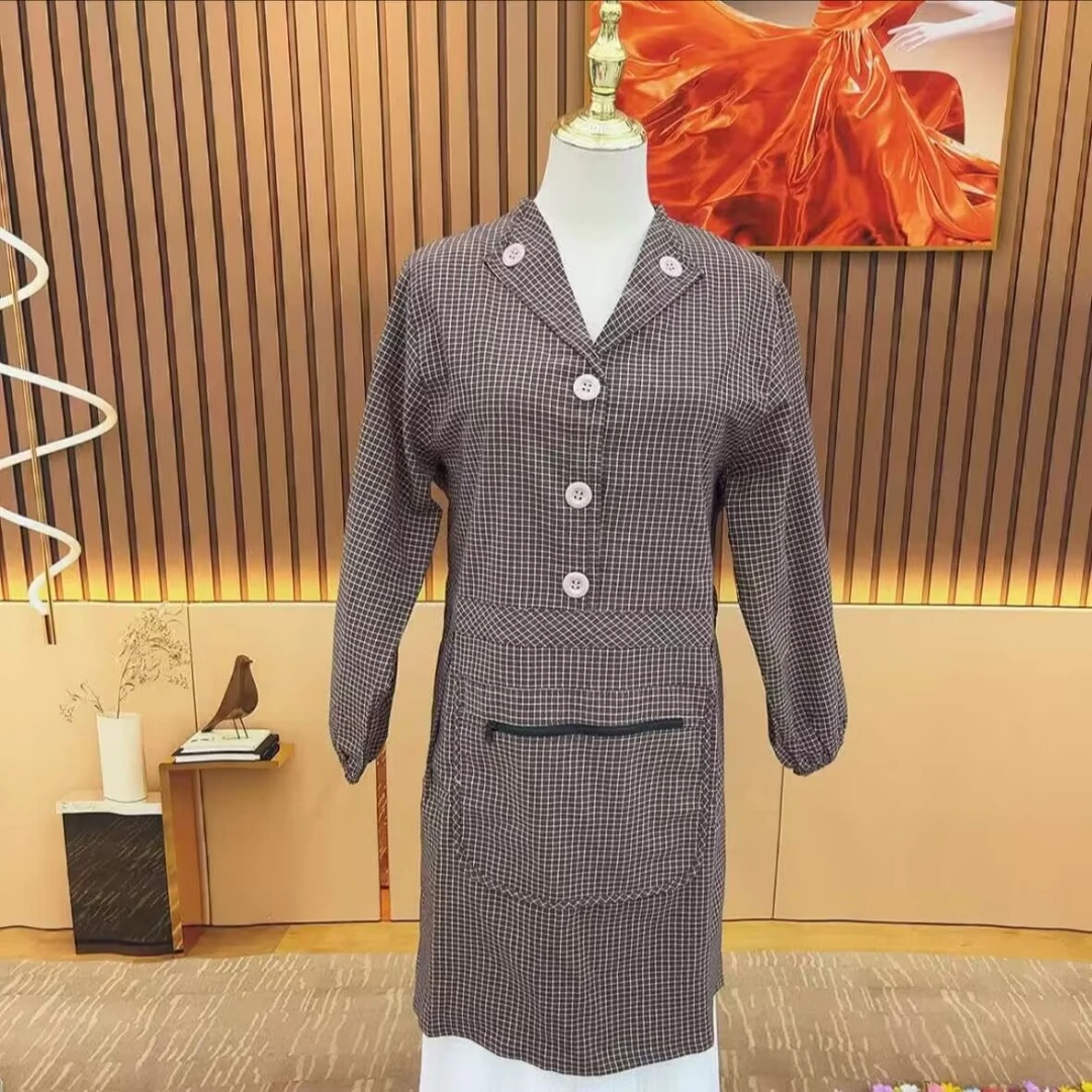 新款时尚翻领五扣长袖套装