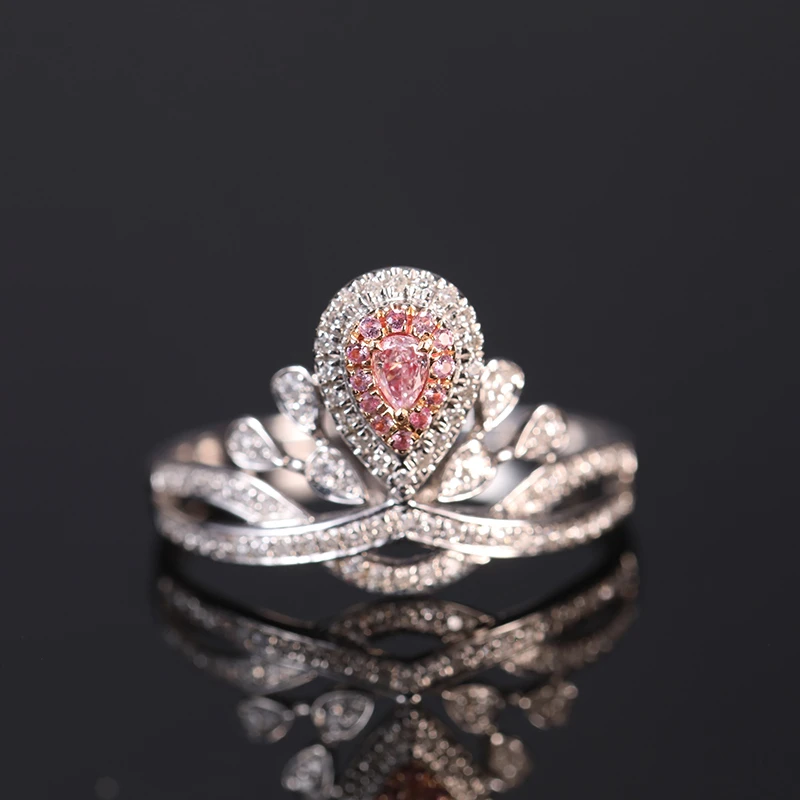 君诚汇珠宝18K金镶嵌皇冠粉钻戒指时尚女王粉色气质浪漫CY