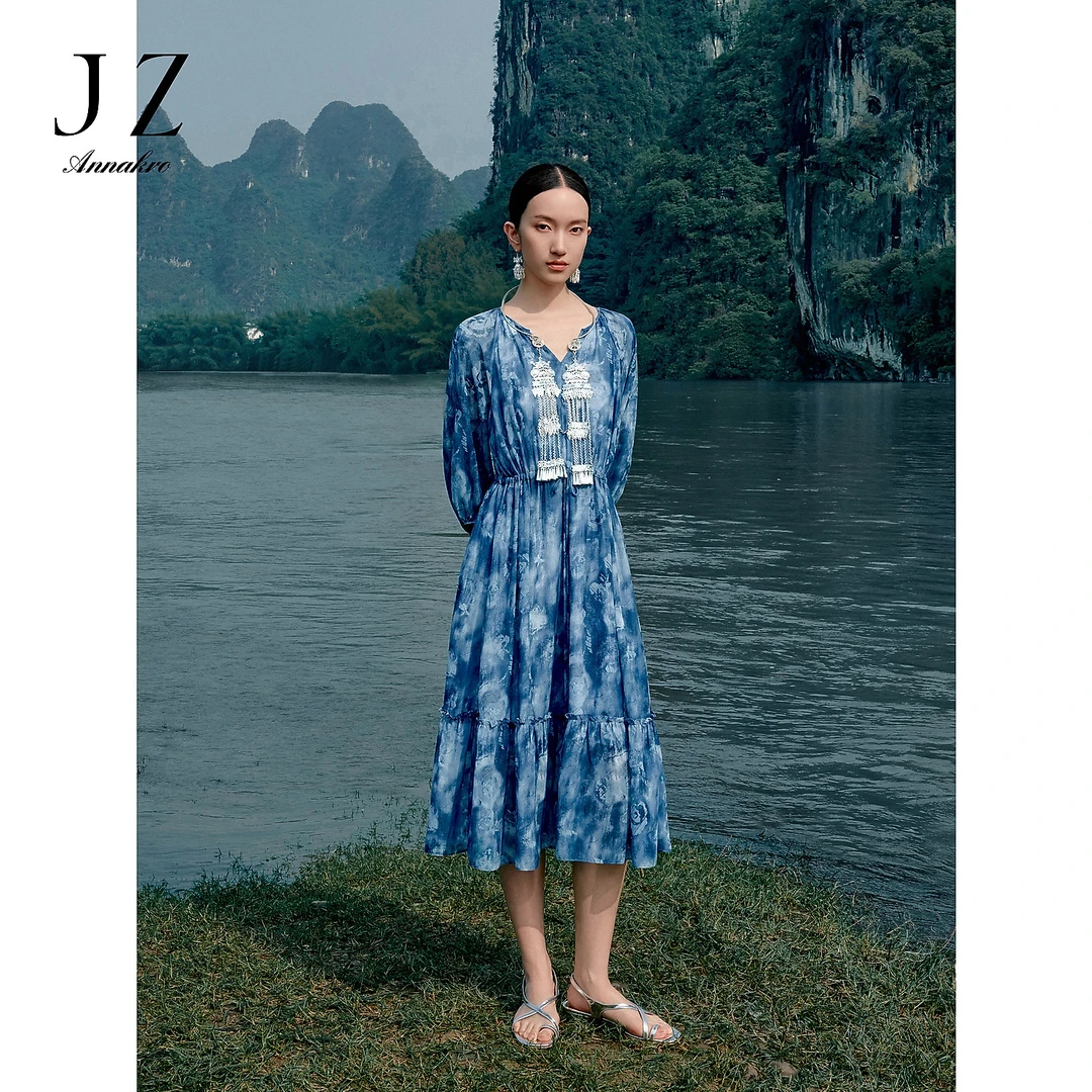玖姿安娜蔻仿牛仔印花抽绳轻薄收腰连衣裙夏季JTEX50095