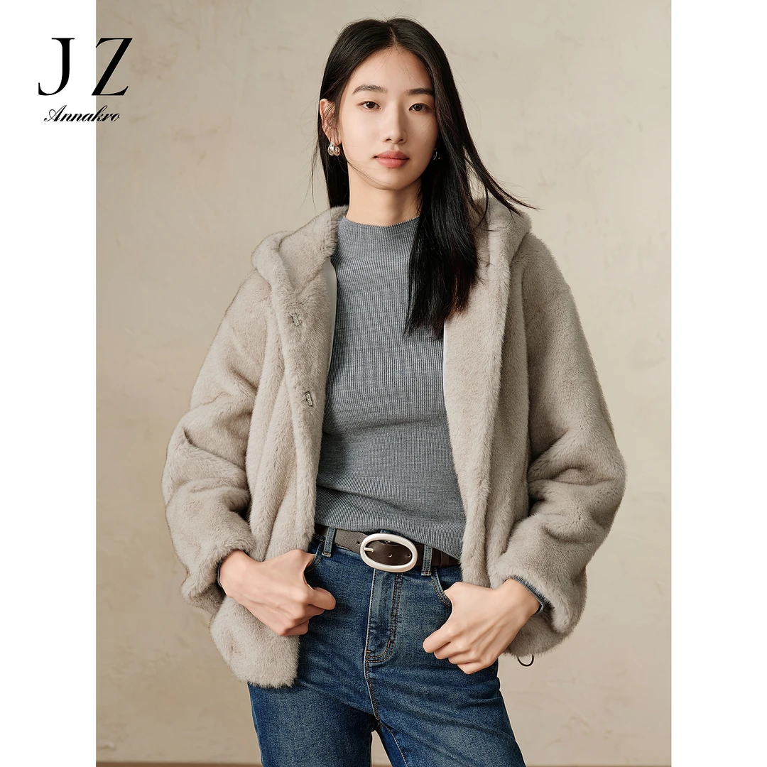 玖姿安娜蔻休闲通勤连帽仿水貂毛短款外套女2024冬季款