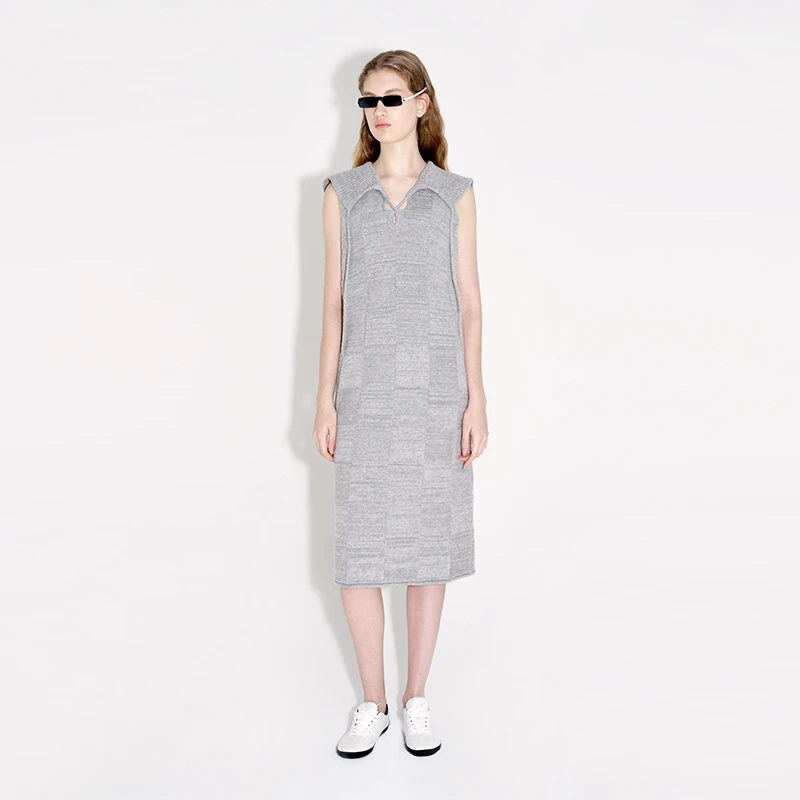 【小众设计】"蓬松粗纺绵羊毛'大翻领连衣裙J411172636A