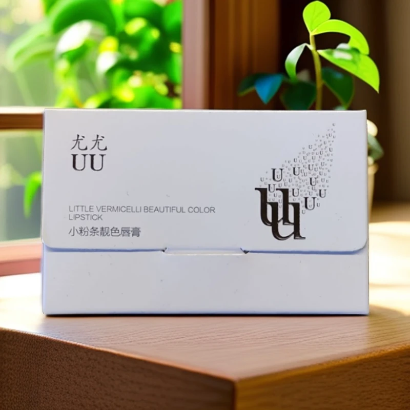 UU尤尤小粉条靓色唇膏