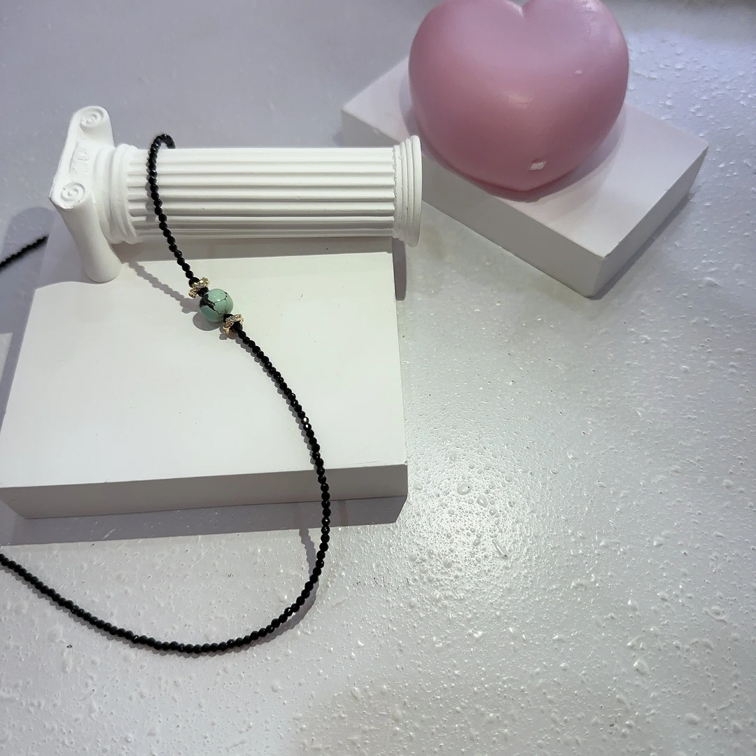 原创设计手工制作绿珠项链（钛钢扣头）