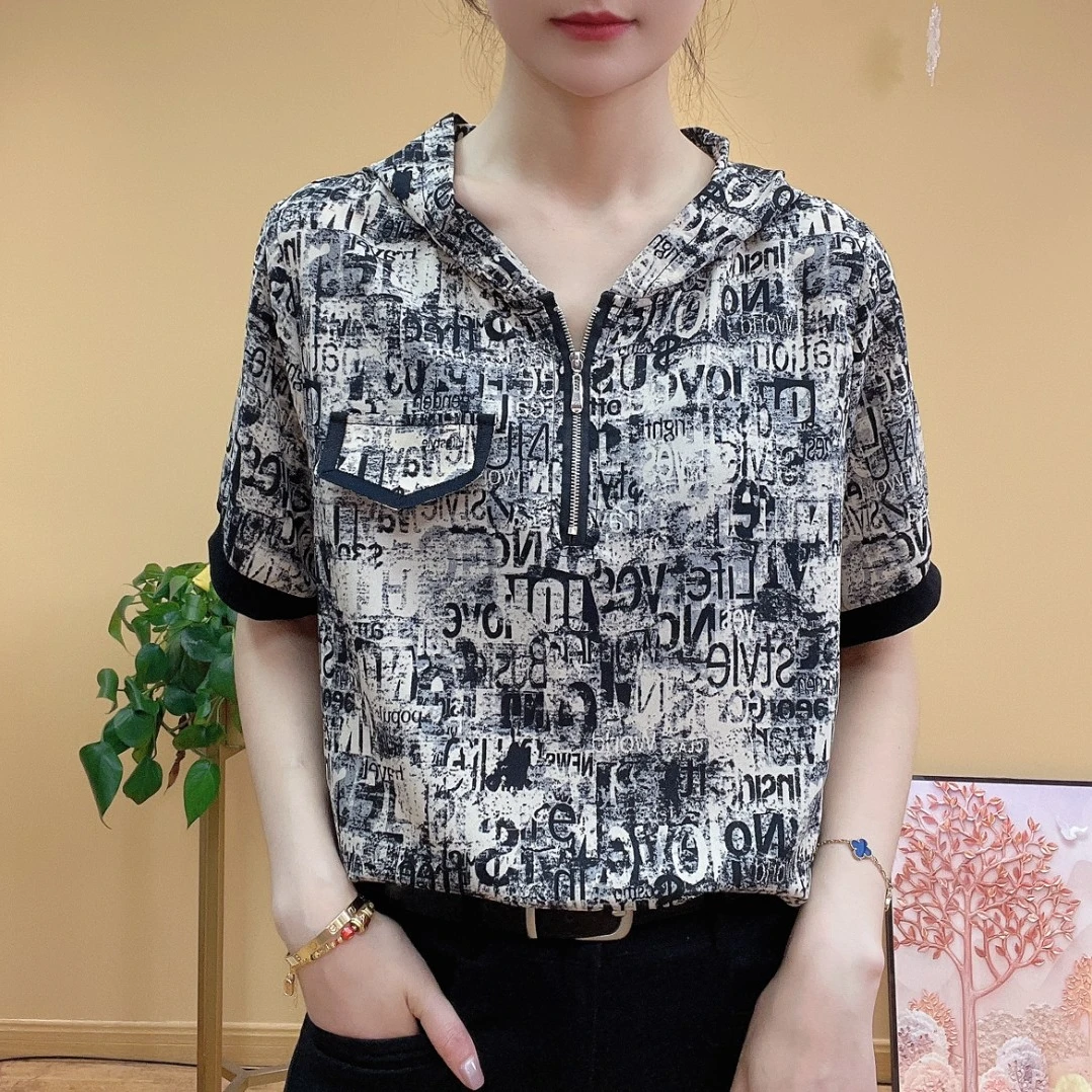 2024夏季新款连帽设计显瘦百搭洋气短袖上衣女休闲印花减龄