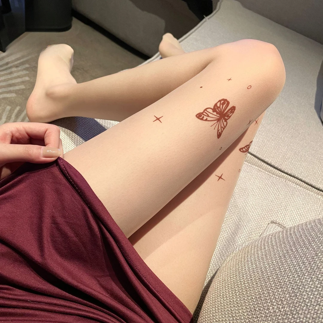 【 V 密 】新品蝴蝶印花肤色丝袜女辣妹纯欲薄款连体袜美肤袜