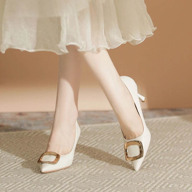 尖头高跟鞋女细跟金属扣浅口单鞋时尚百搭职业工作鞋浅口玛丽珍鞋