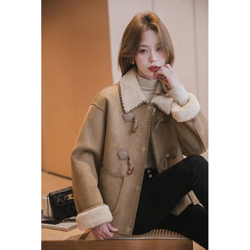 小谷粒皮毛一体外套女短款2025冬季新款宽松加厚复古麂皮翻领上衣