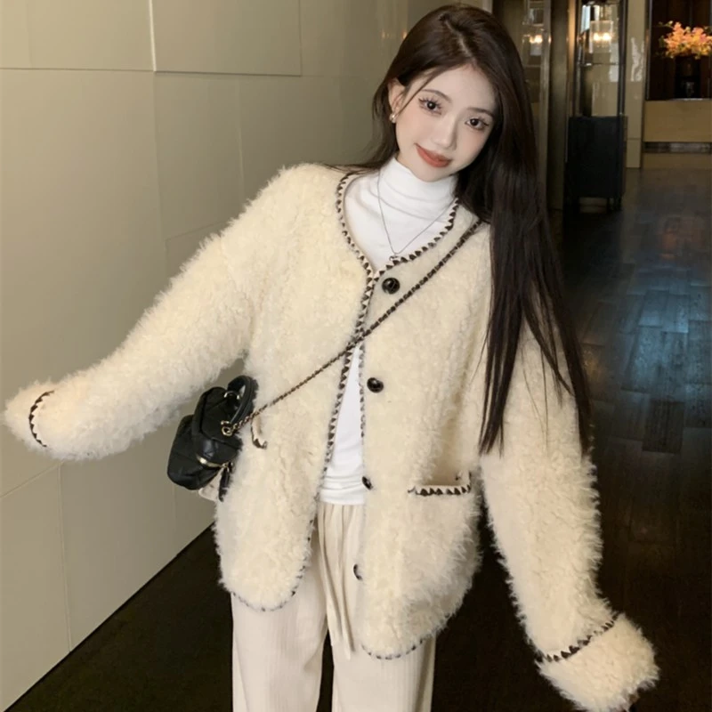 新款慵懒小香风皮毛一体撞色百搭超仙毛绒外套秋冬女开衫气质短款