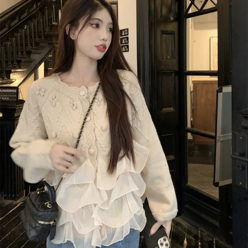 温柔风韩版圆领拼接荷叶边短款宽松显瘦蕾丝长袖针织衫甜美毛衣秋