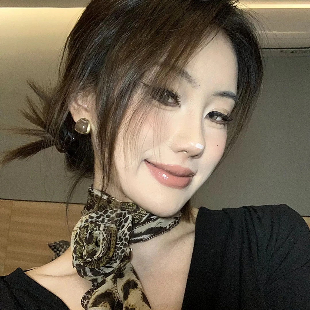 美式复古豹纹丝巾y2k时尚千禧氛围感小众设计玫瑰花朵围巾发带ins