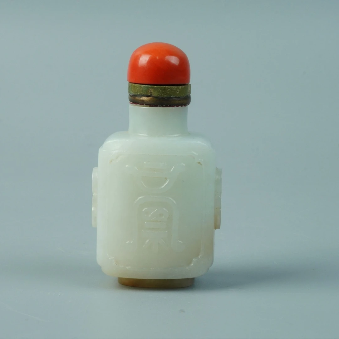 清中期 白釉寿字纹鼻烟壶 YZ202411210325