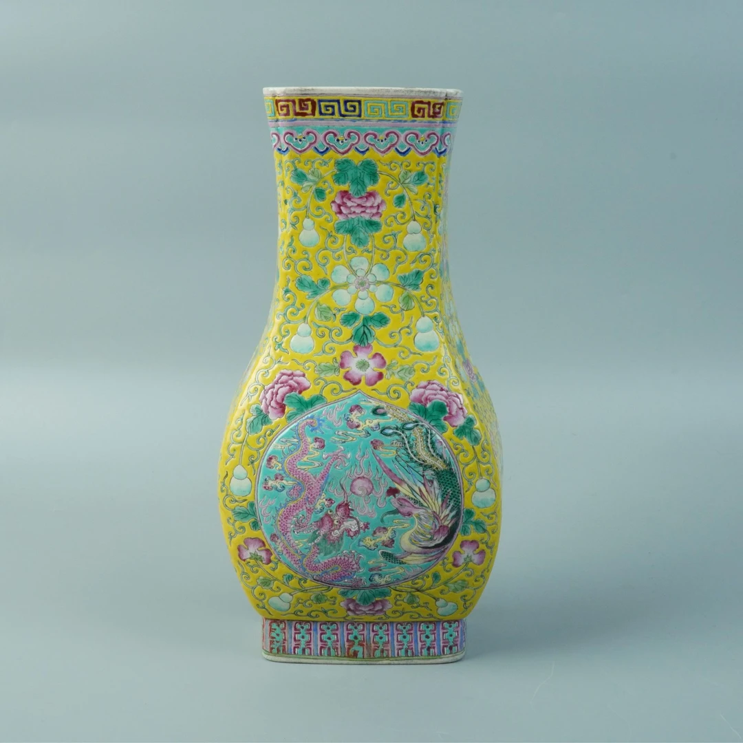 清末民国 粉彩龙凤呈祥壁挂瓶 YC202411210402