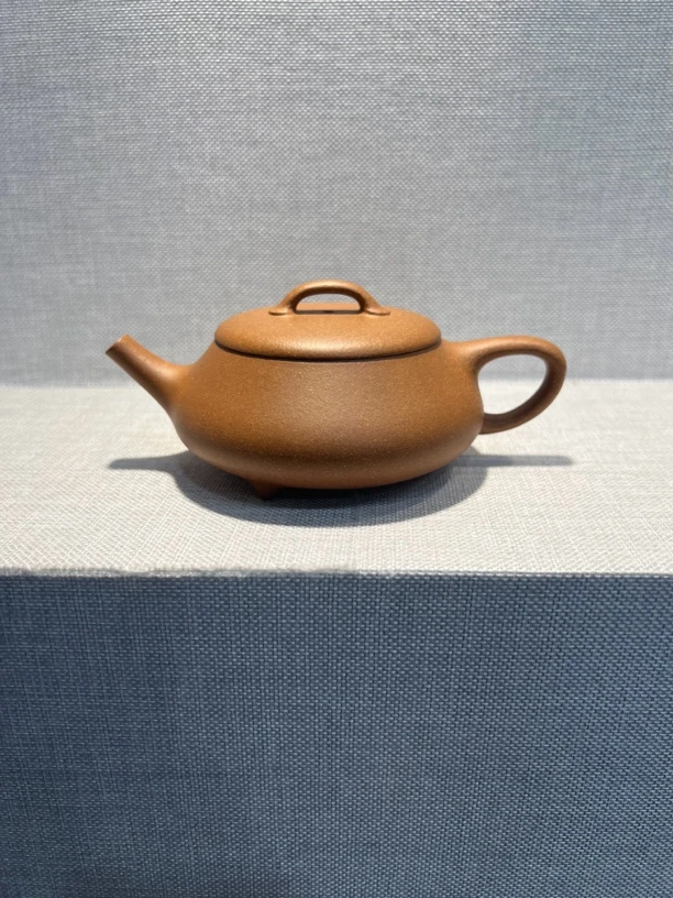 三足逸瓢壶 半手工180cc左右 老黄段泥