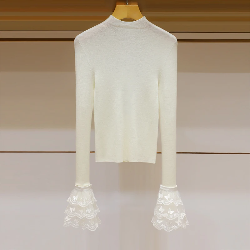 2025秋冬新款时尚半高领舒适羊毛拼接蕾丝蝴蝶刺绣喇叭袖针织衫女