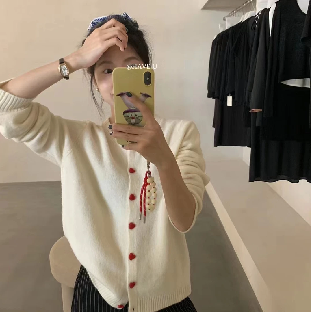 【i福子七专属 】春秋百搭休闲长袖针织衫爱心纯色圆领开衫