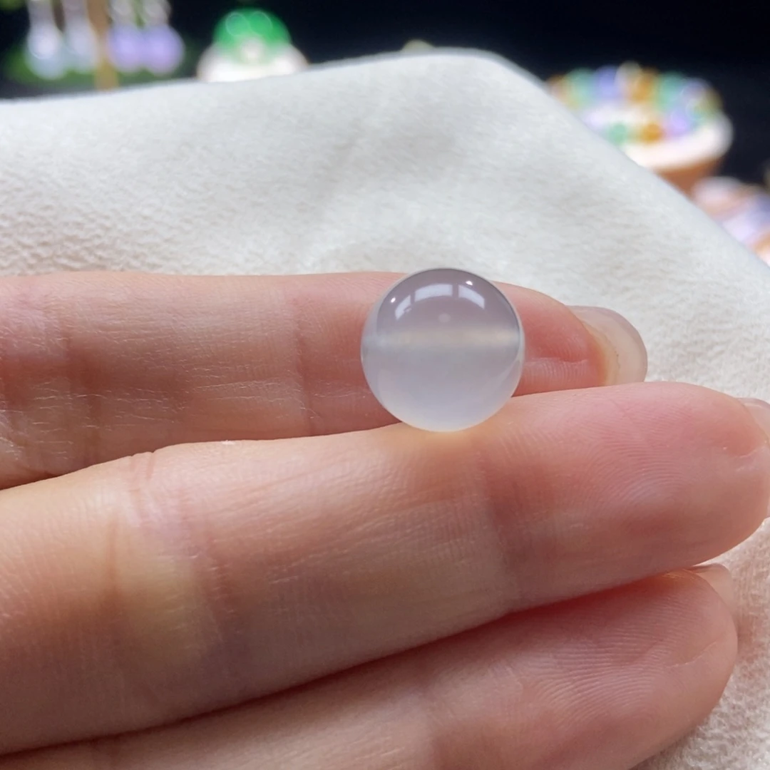 翡翠颈饰未镶嵌高冰藕色圆珠11.7mm