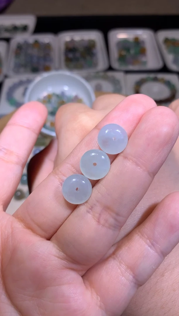 【闪购商品】定制翡翠未镶嵌翡翠珠子三颗一组128+12