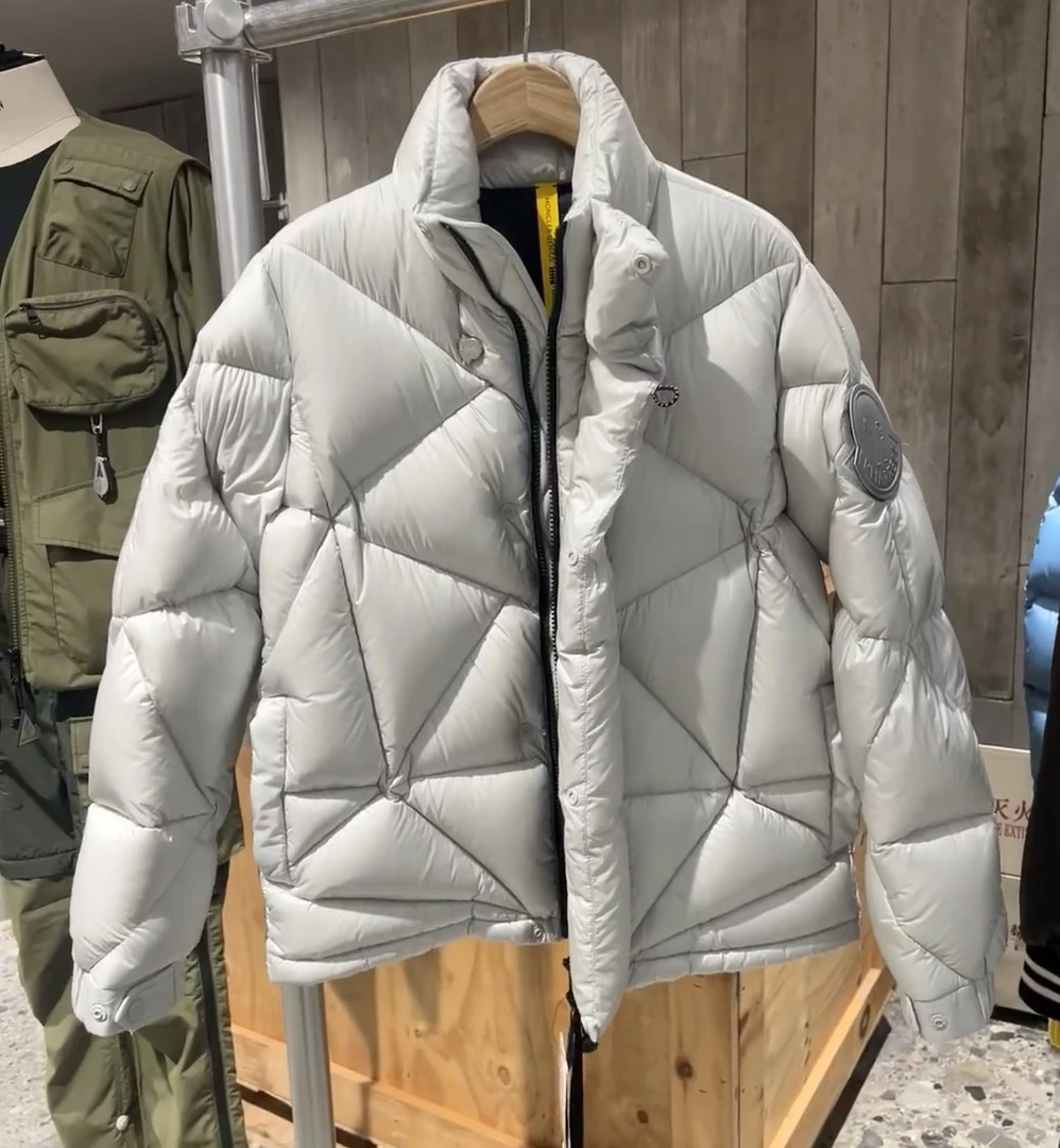 全新未使用 MONCLER 蒙口OAK菲董联名银灰色立领大标菱格羽绒服男