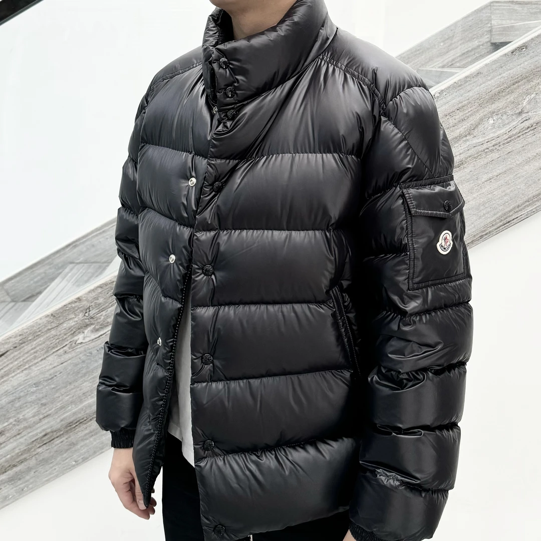 全新未使用 MONCLER 蒙口LULE立领中厚款羽绒服纯色手臂标保暖 男