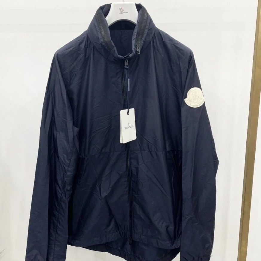 全新未使用 MONCLER 蒙口 白色大标夹克外套 深蓝色休闲速干透气
