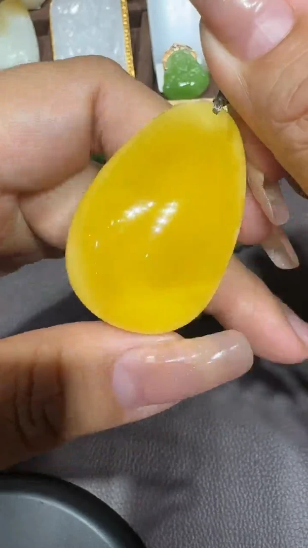 【闪购商品】琥珀裸石未镶嵌挂件