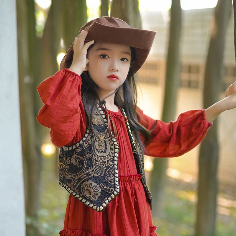 D24002女童马甲2025早春新品时尚百搭复古名族风重工刺绣上衣