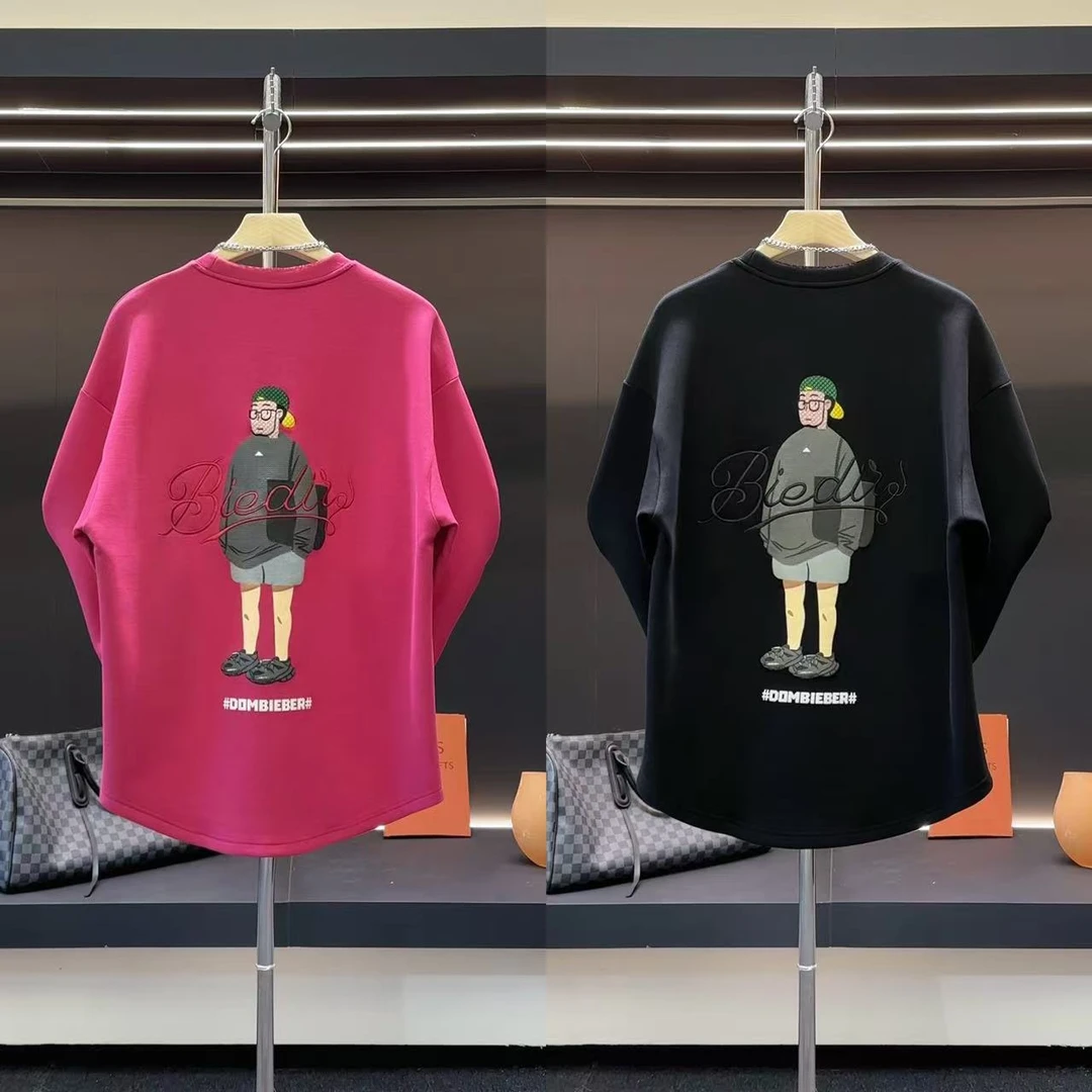 日系简约男士休闲宽松ins印花字母贴标卡通人物装饰圆领T恤打底