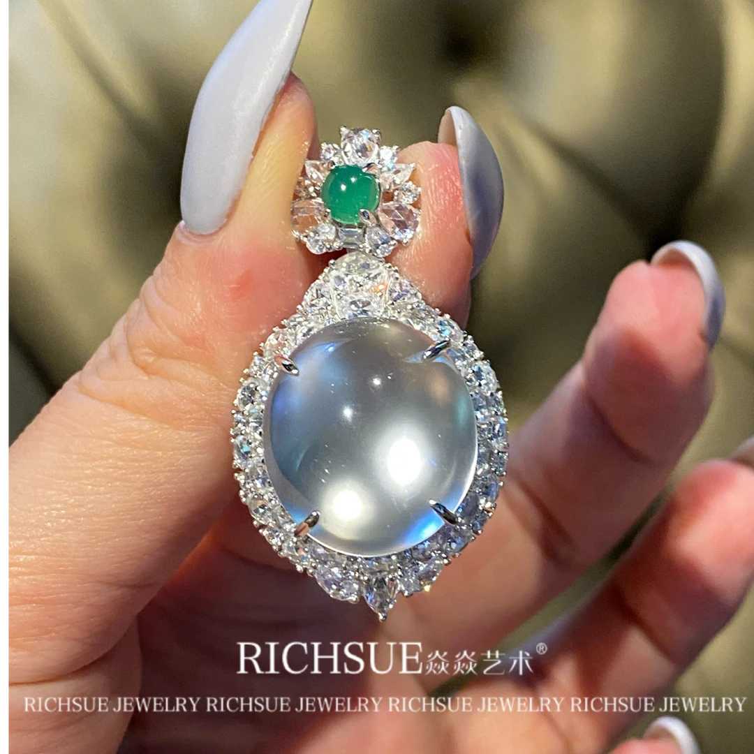 非金属合成锆石吊坠 RICHSUE 新中式白色蛋面吊坠 s925银镀金精致