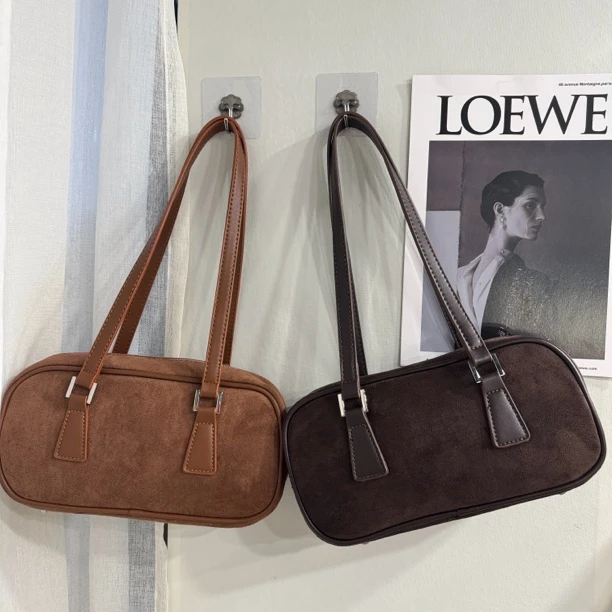 sunny2329保龄球包2024枕头包绒面秋冬新款手提包女士包休闲百搭