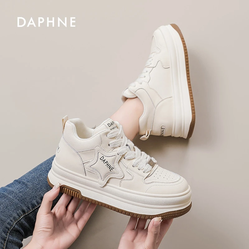 达芙妮厚底真皮小白鞋春季新款网红软底高帮鞋时尚百搭休闲鞋