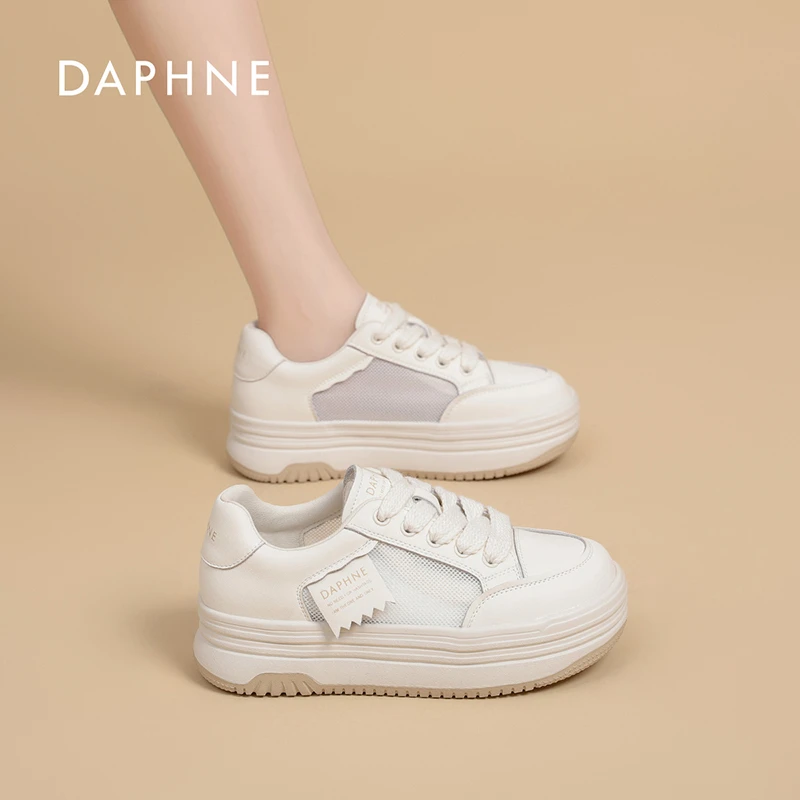 达芙妮小白鞋女夏季2025新款百搭透气网面时尚真皮圆头厚底板鞋