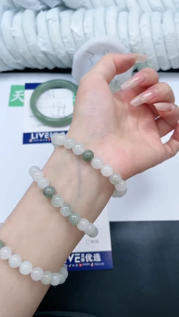 【闪购商品】石英质玉手镯未镶嵌手链一串随机