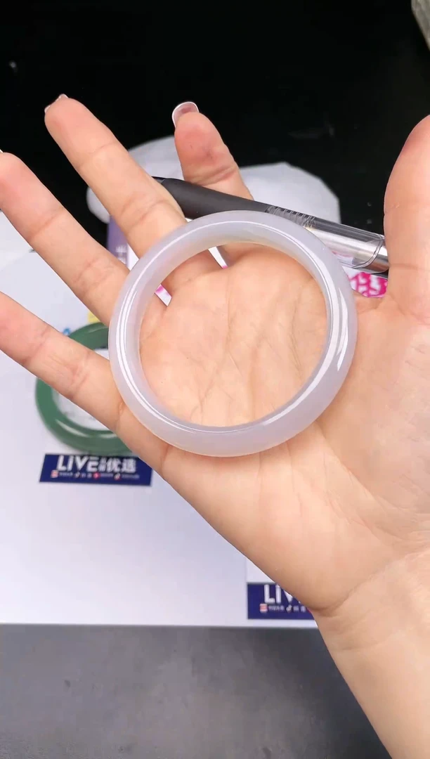 【闪购商品】石英质玉手镯未镶嵌167