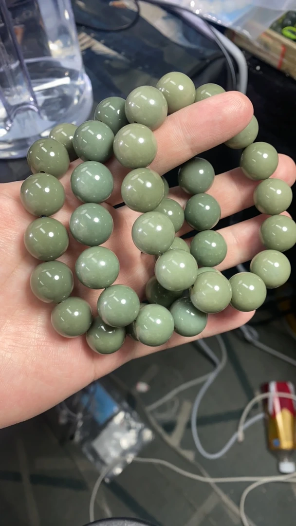 纯天然新疆和田玉喀拉喀什河沙枣青豆青16手串拍一发一多样性发货