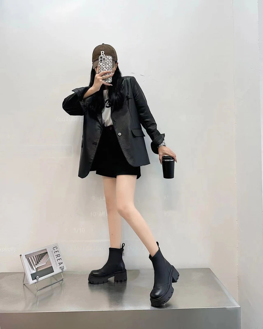 【星星轻奢女鞋】233264时尚马丁靴