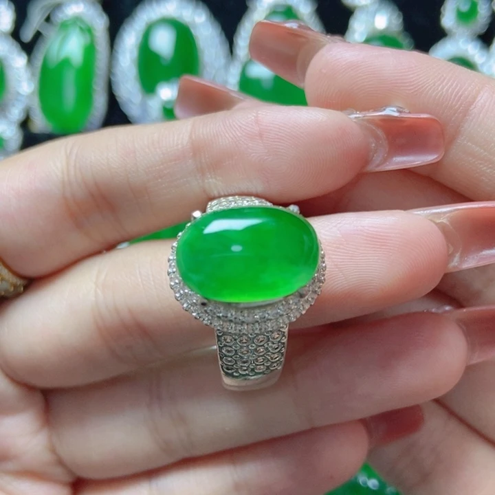 翡翠颈饰未镶嵌用****28817319。