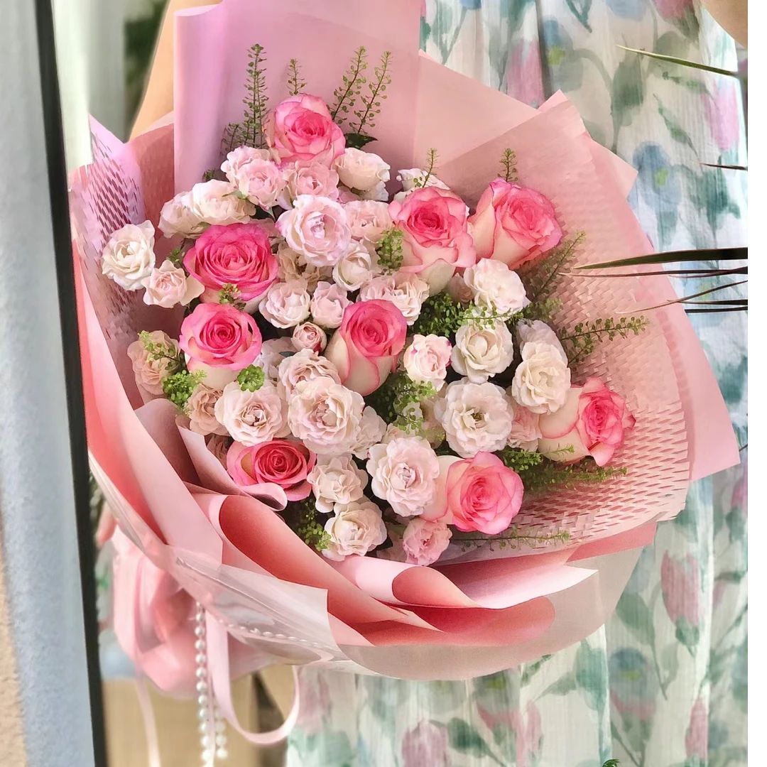 粉色玫瑰组合【同一地址两单及以上+配草一把】