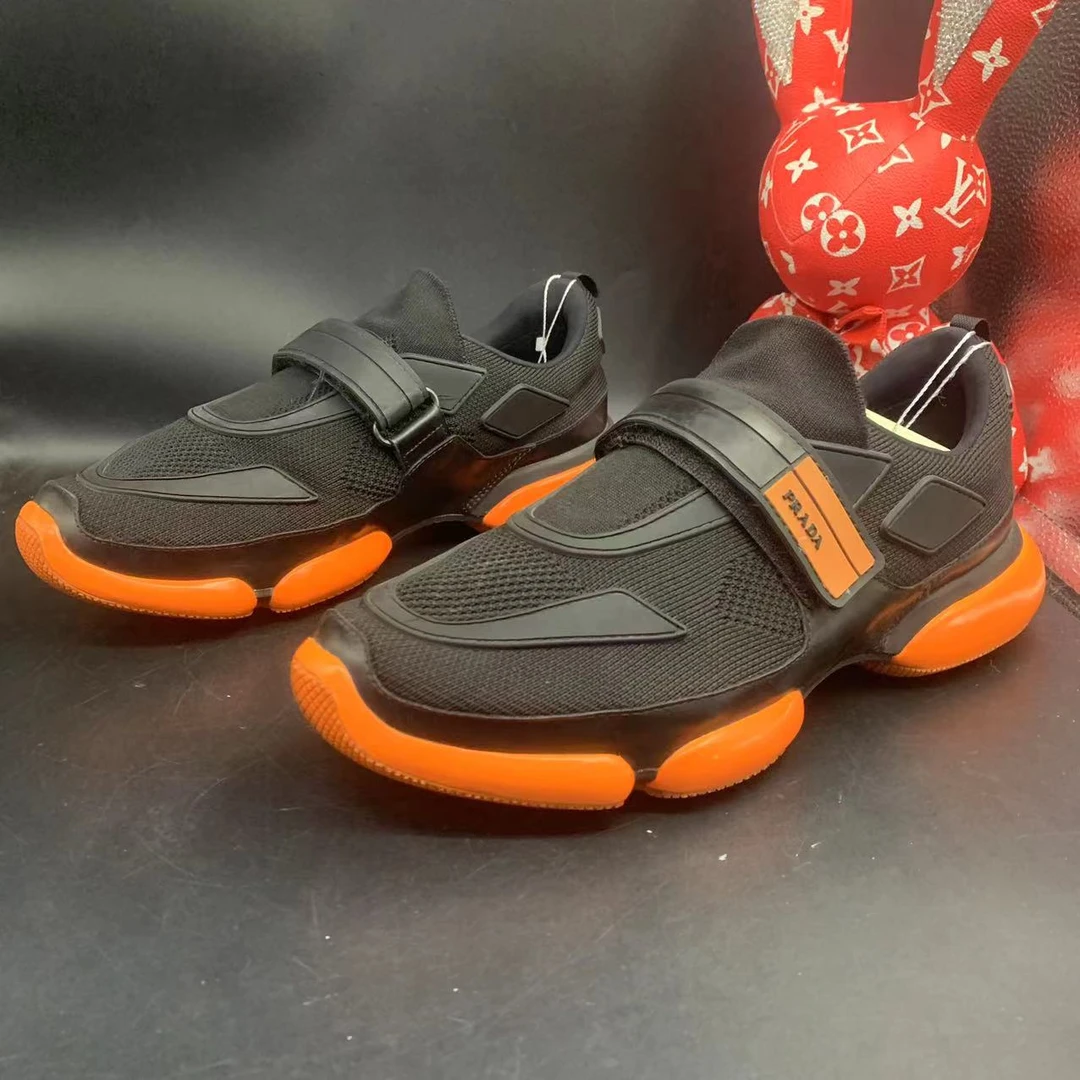 【聚星福利】Prada/普拉达男士休闲舒适黑橙色运动运动鞋40欧码