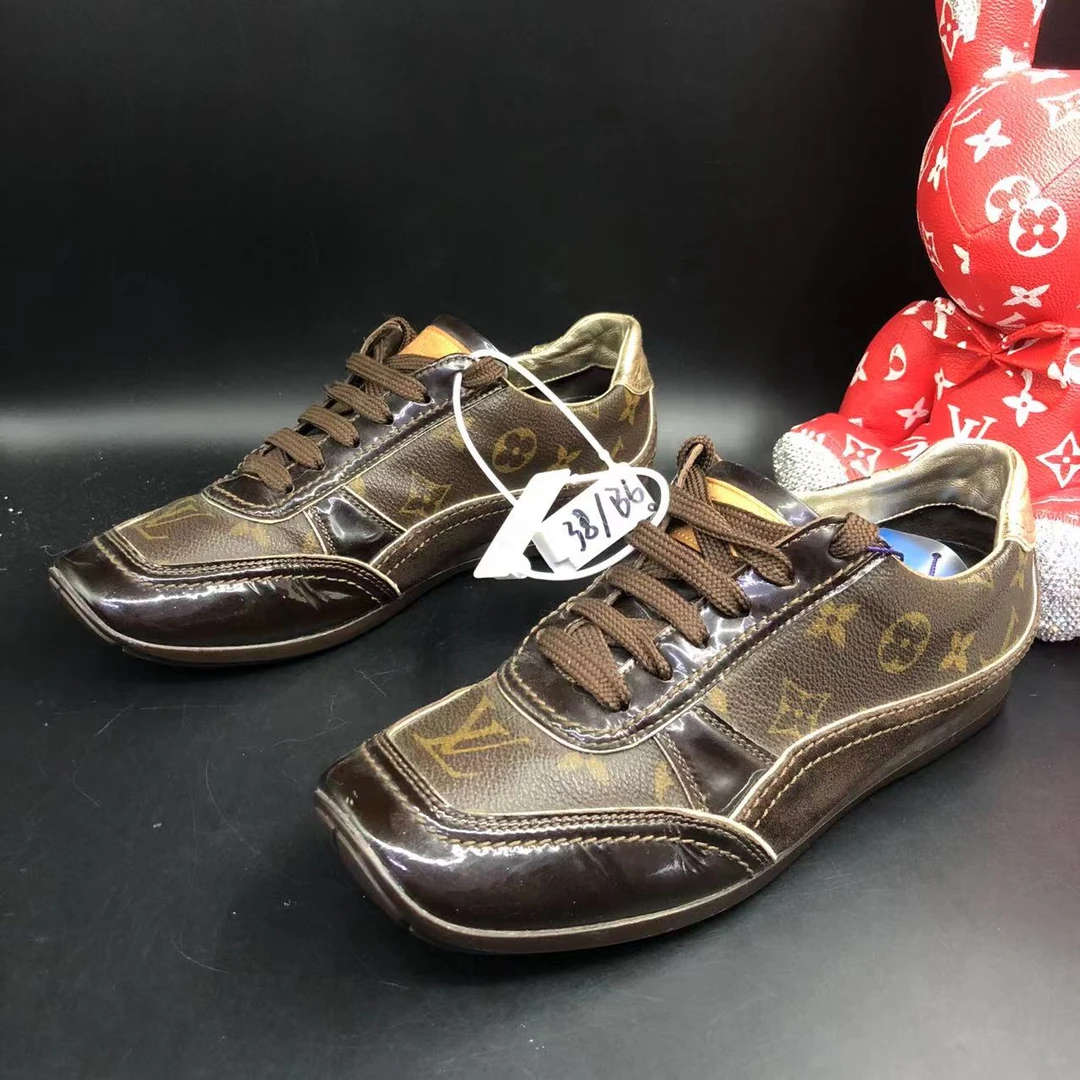 【聚星折扣】LouisVuitton/路易威登棕色半印漆皮板鞋38欧码ao