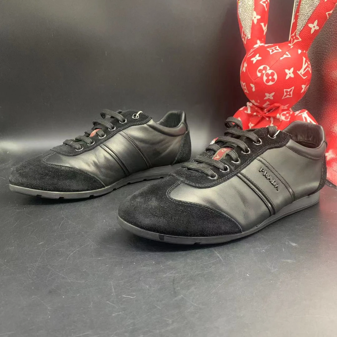 【聚星福利】Prada/普拉达男士休闲舒适黑色麂皮拼接板鞋42欧码